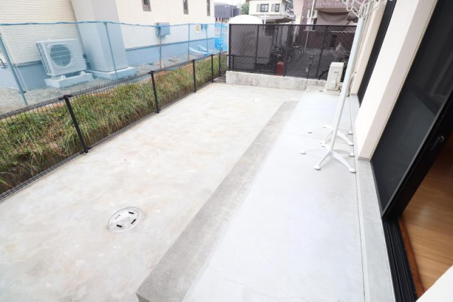 バルコニー　専用庭