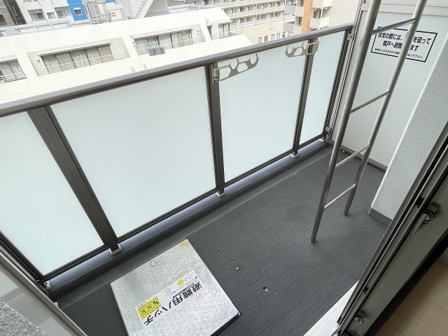 バルコニー　バルコニーからの眺めを楽しみながら食事をしませんか