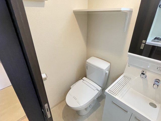 トイレ　落ち着いたトイレです