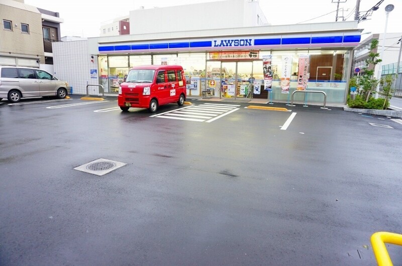 コンビニ　ローソン板橋徳丸三丁目店（コンビニ）まで136m