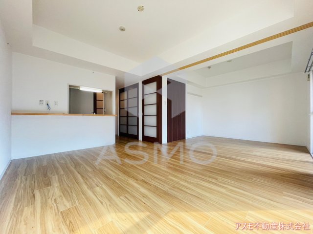居室・リビング　同マンション別部屋参考写真