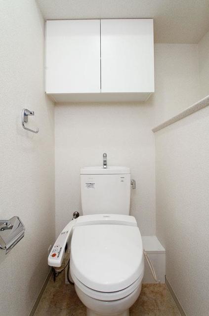 トイレ　※写真は同タイプ住戸です。