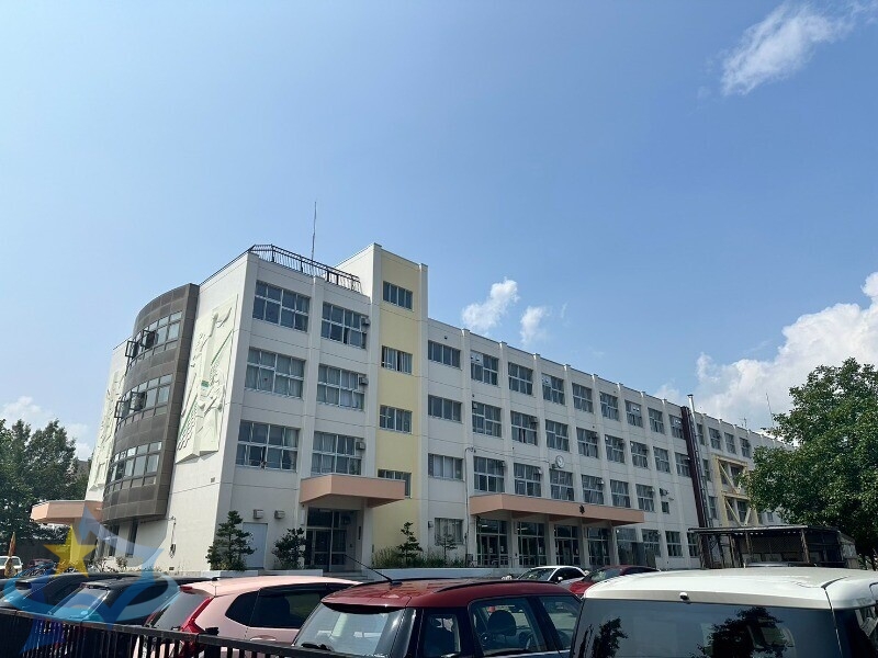 小学校　札幌市立発寒小学校（小学校）まで127m