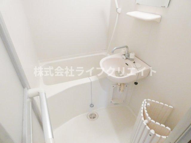 バス・シャワールーム　※クリーニング前の写真になります。