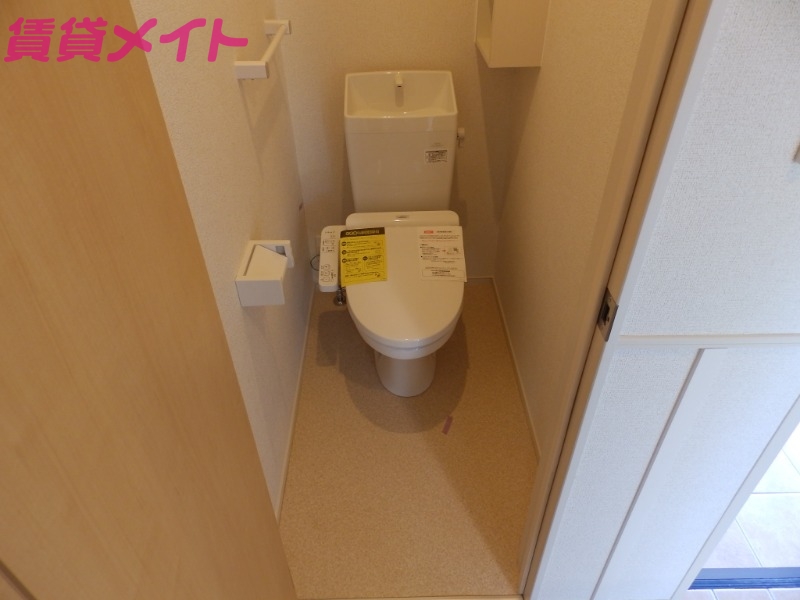 トイレ　同タイプ部屋反転写真