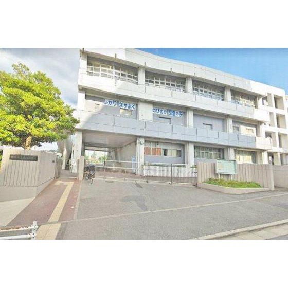 小学校　横浜市立品濃小学校（小学校）まで893m