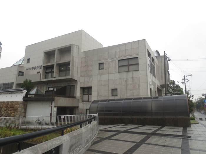 図書館　尼崎中央図書館（図書館）まで1400m