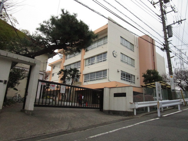 小学校　川崎市立西有馬小学校（小学校）まで1169m
