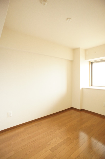その他　上品に仕上がった明るい室内空間です！