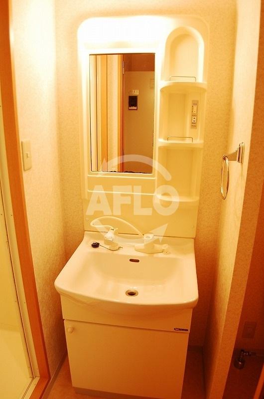 洗面設備　アーバンコンフォート堀江　独立洗面台