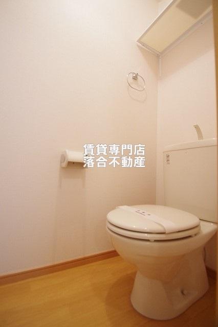 トイレ　落ち着いた色調のトイレ