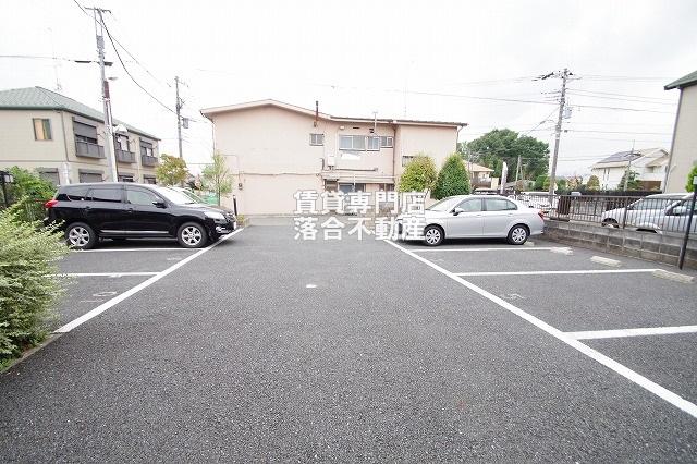 駐車場　敷地内駐車場完備