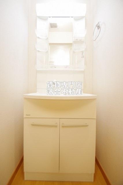 洗面設備　独立洗面化粧台付き