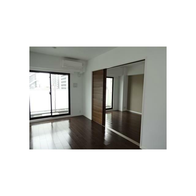 居室・リビング　ＬＤＫは約１２帖の広さ♪６Ｆで南西向きなので明るいお部屋♪