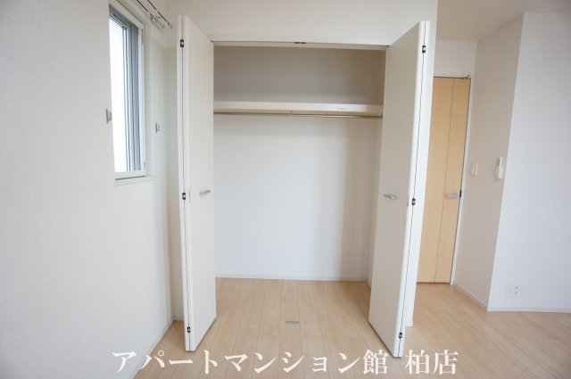 収納　同施工会社、同型タイプです