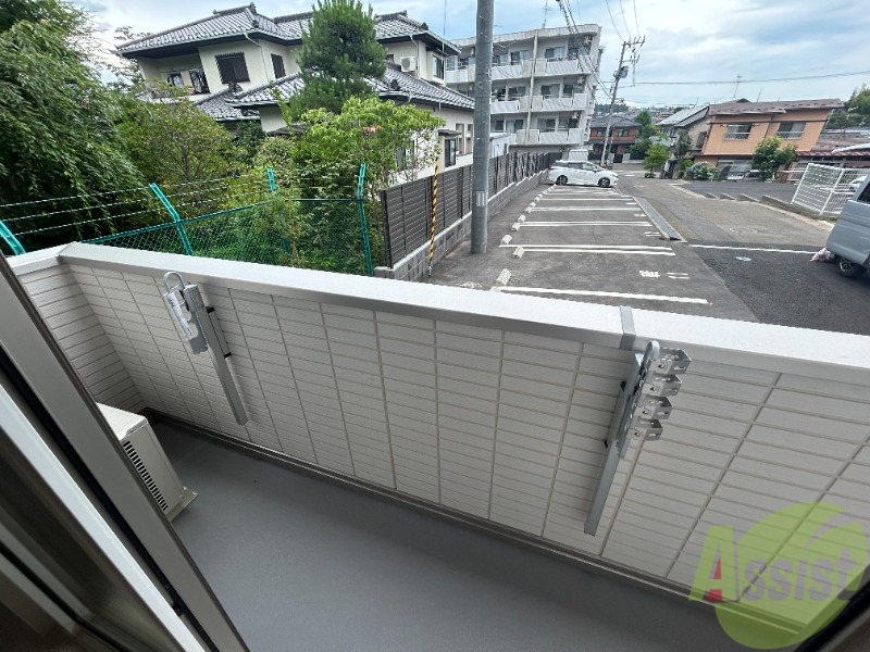 バルコニー　バルコニーはこちら。洗濯物が干せますよ。