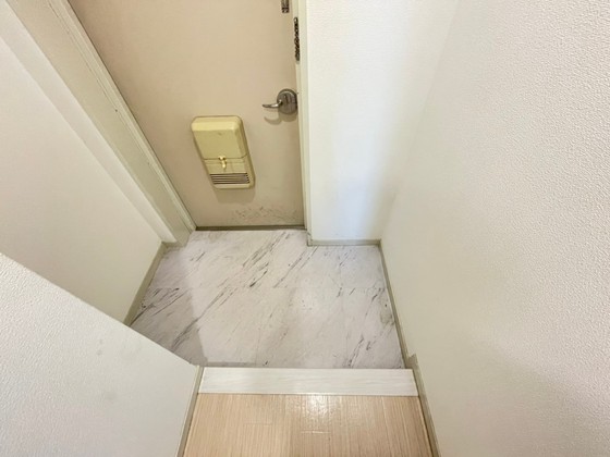 玄関　※別の部屋の写真です