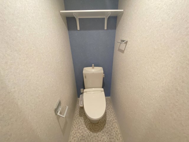 トイレ　別号室の参考写真です。