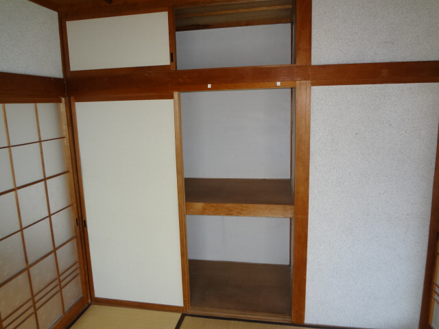 収納　押入