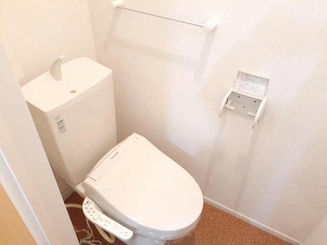 トイレ　清潔感のあるトイレです