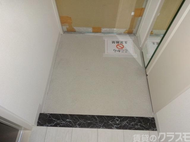 玄関　玄関はシューズボックス付きです。