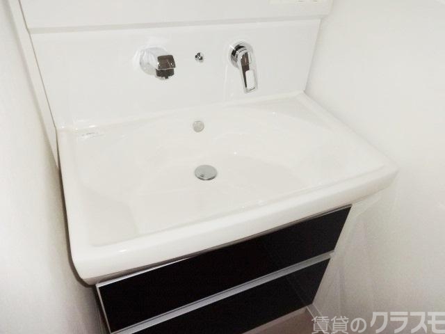 洗面設備　洗面所も広くて使いやすそうですね。