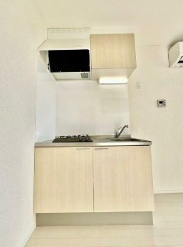 キッチン　別部屋参考写真となります
