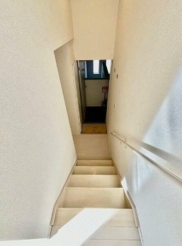 玄関　別部屋参考写真となります