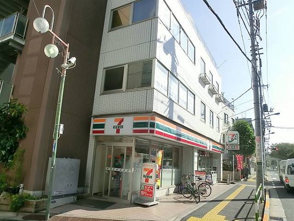 コンビニ　セブンイレブン（コンビニ）まで335m