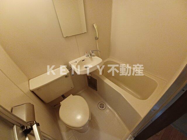 バス・シャワールーム　落ち着いた空間のお風呂です