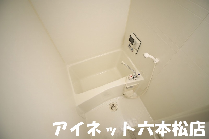 バス・シャワールーム　1日の疲れを癒してください。