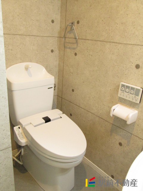 トイレ　ウォシュレット付き