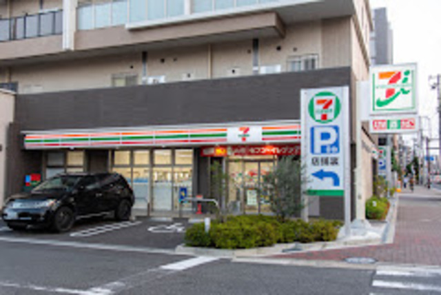 コンビニ　セブンイレブン大阪中道4丁目店（コンビニ）まで2m