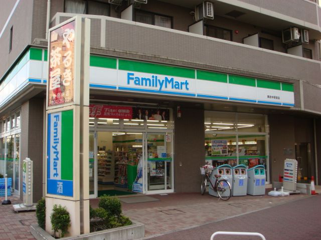 コンビニ　ファミリーマート（コンビニ）まで390m
