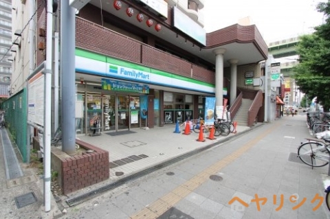 コンビニ　ファミリーマート黒川店（コンビニ）まで207m