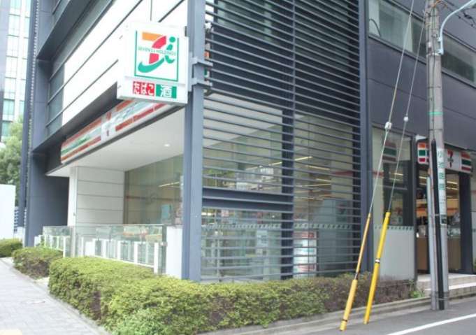 コンビニ　セブン－イレブン日本橋本町１丁目店（コンビニ）まで105m