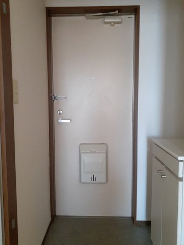 玄関　収納もある玄関です