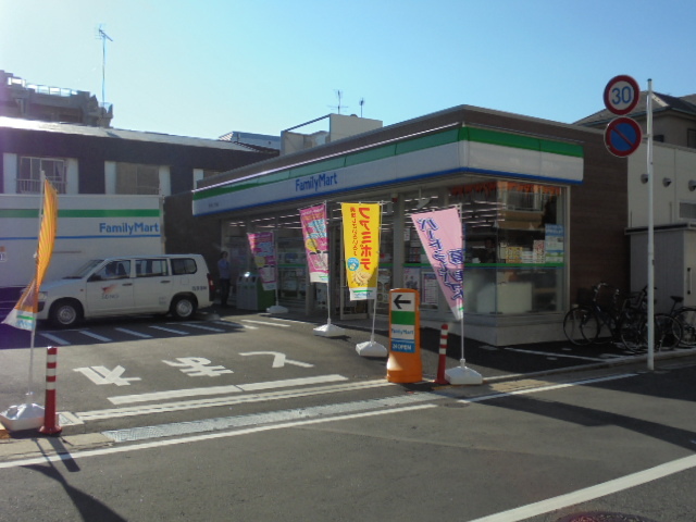 コンビニ　ファミリーマート市川宝二丁目店（コンビニ）まで429m