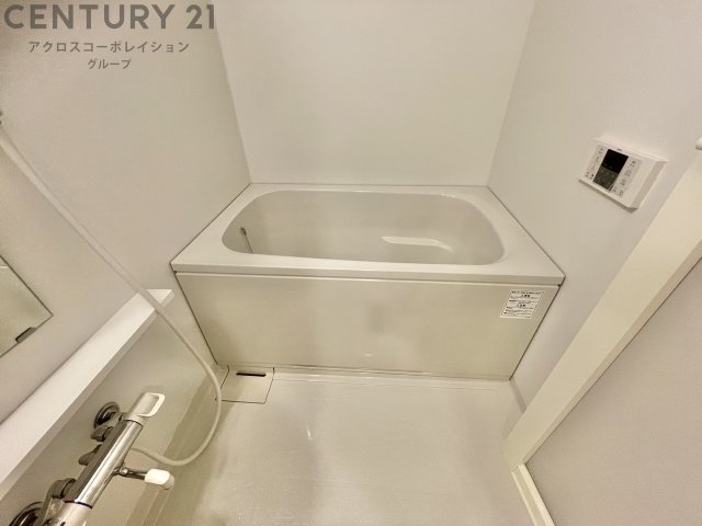 バス・シャワールーム　浴室乾燥機・追い炊き機能付きで便利です☆