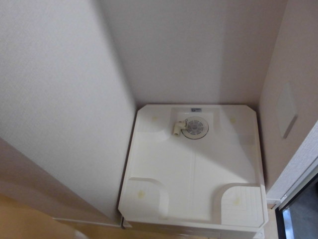 その他設備　防水パン付き洗濯機置場