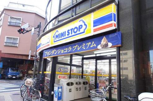 コンビニ　ミニストップ 板橋中丸店（コンビニ）まで406m
