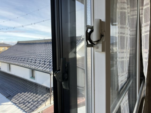 その他　北側の窓は二重サッシです♪