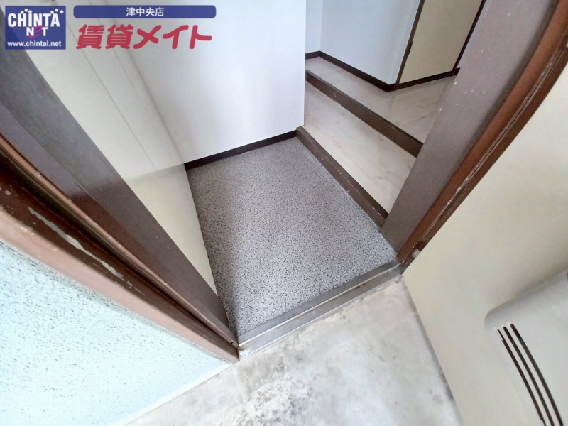 玄関　同型参考写真