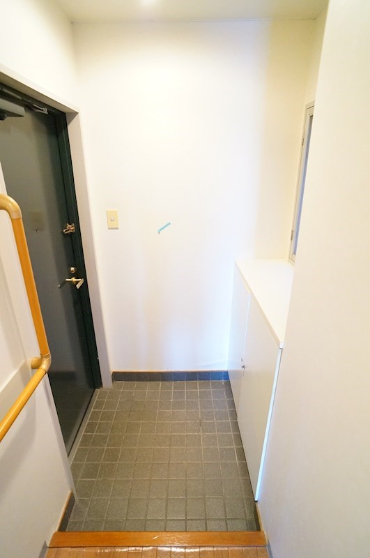 玄関　※同建物・同タイプの写真です★（実際のお部屋とは異なります）