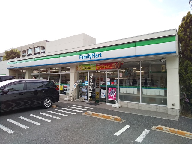 コンビニ　ファミリーマート２４６世田谷桜新町店（コンビニ）まで170m