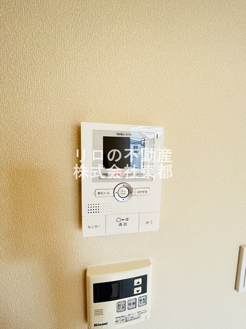 セキュリティ　来訪者の姿を確認できるＴＶモニター付インターホン設置済です！