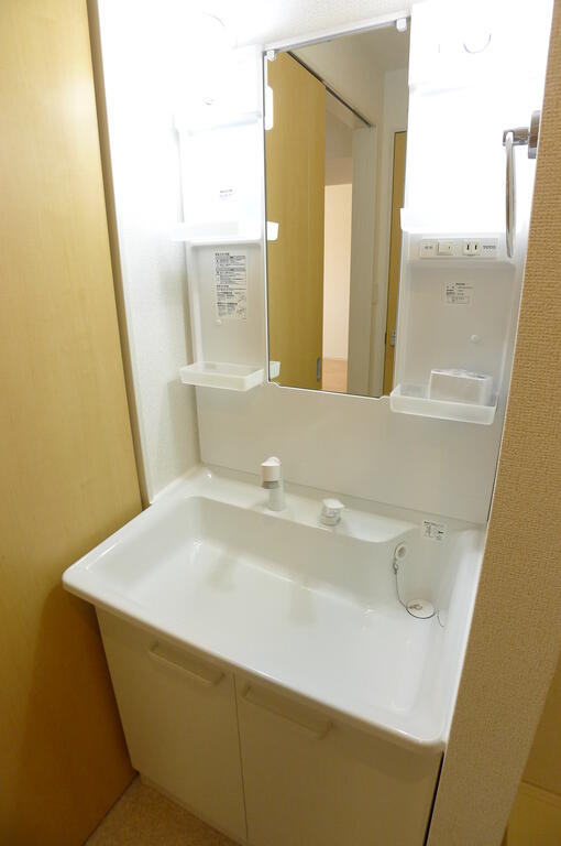 洗面設備　（写真は同物件イメージ）
