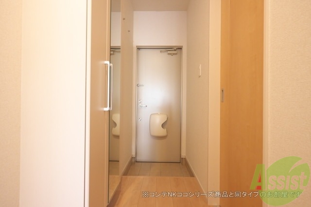 玄関　写真は同タイプのお写真でイメージでございます。