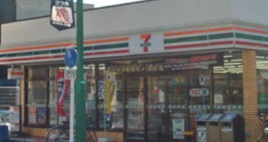 コンビニ　セブンイレブン（コンビニ）まで349m