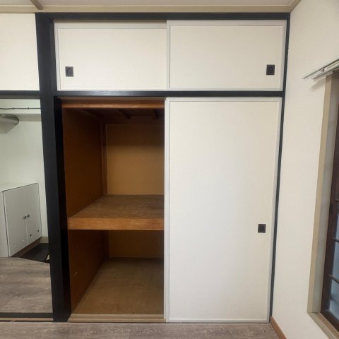 収納　押入